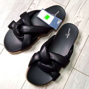 (31-1429)  🔥3/$20🔥 Universal Thread Cosette Sandals Size 8